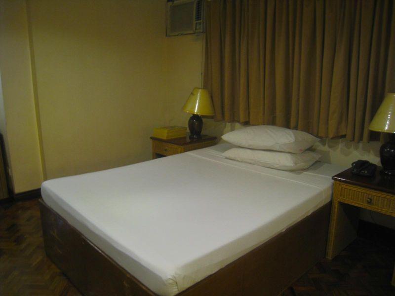 Salcedo Suites Makati City Esterno foto