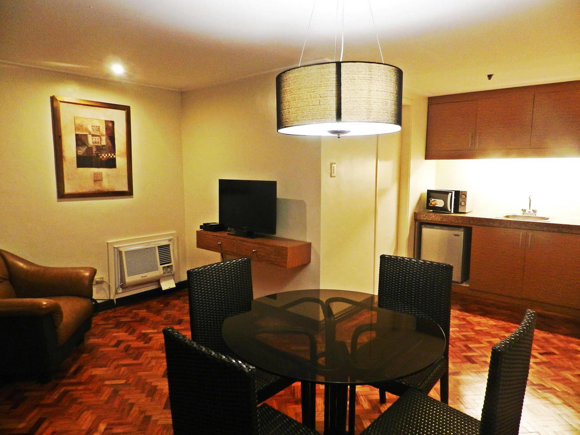 Salcedo Suites Makati City Esterno foto