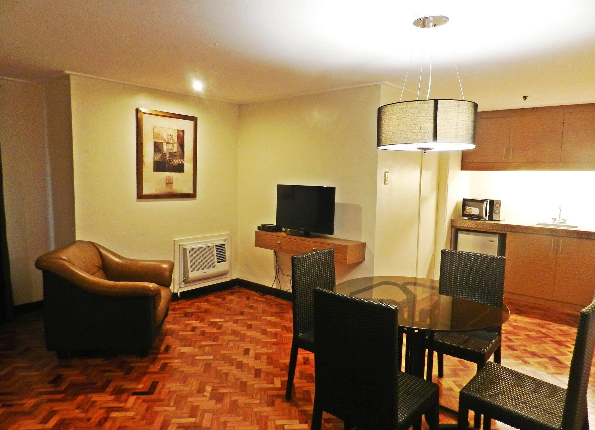 Salcedo Suites Makati City Esterno foto
