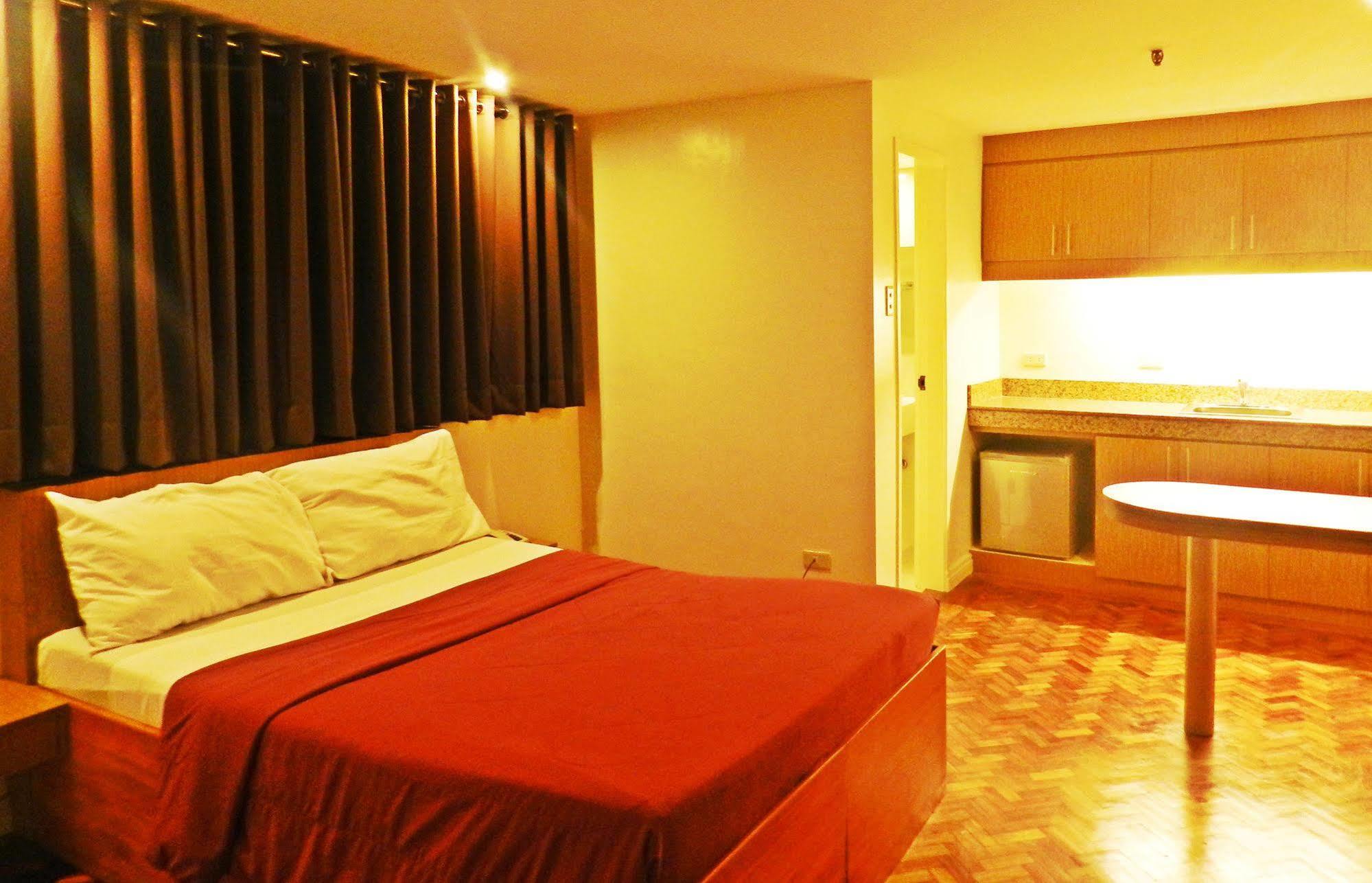 Salcedo Suites Makati City Esterno foto