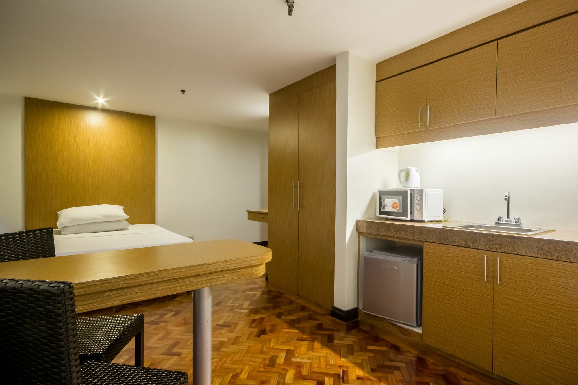 Salcedo Suites Makati City Esterno foto